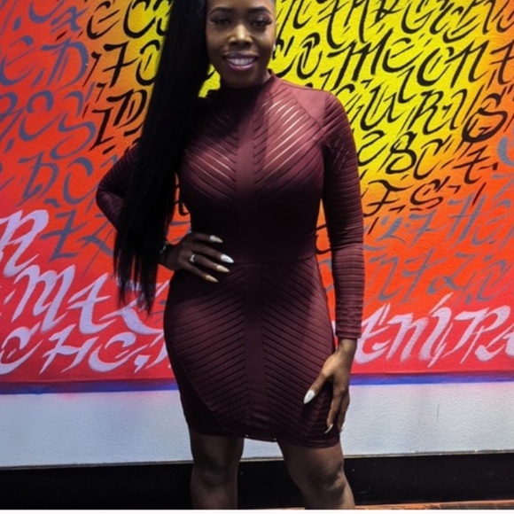 Maroon Bodycon Dress - Picture 3 of 3